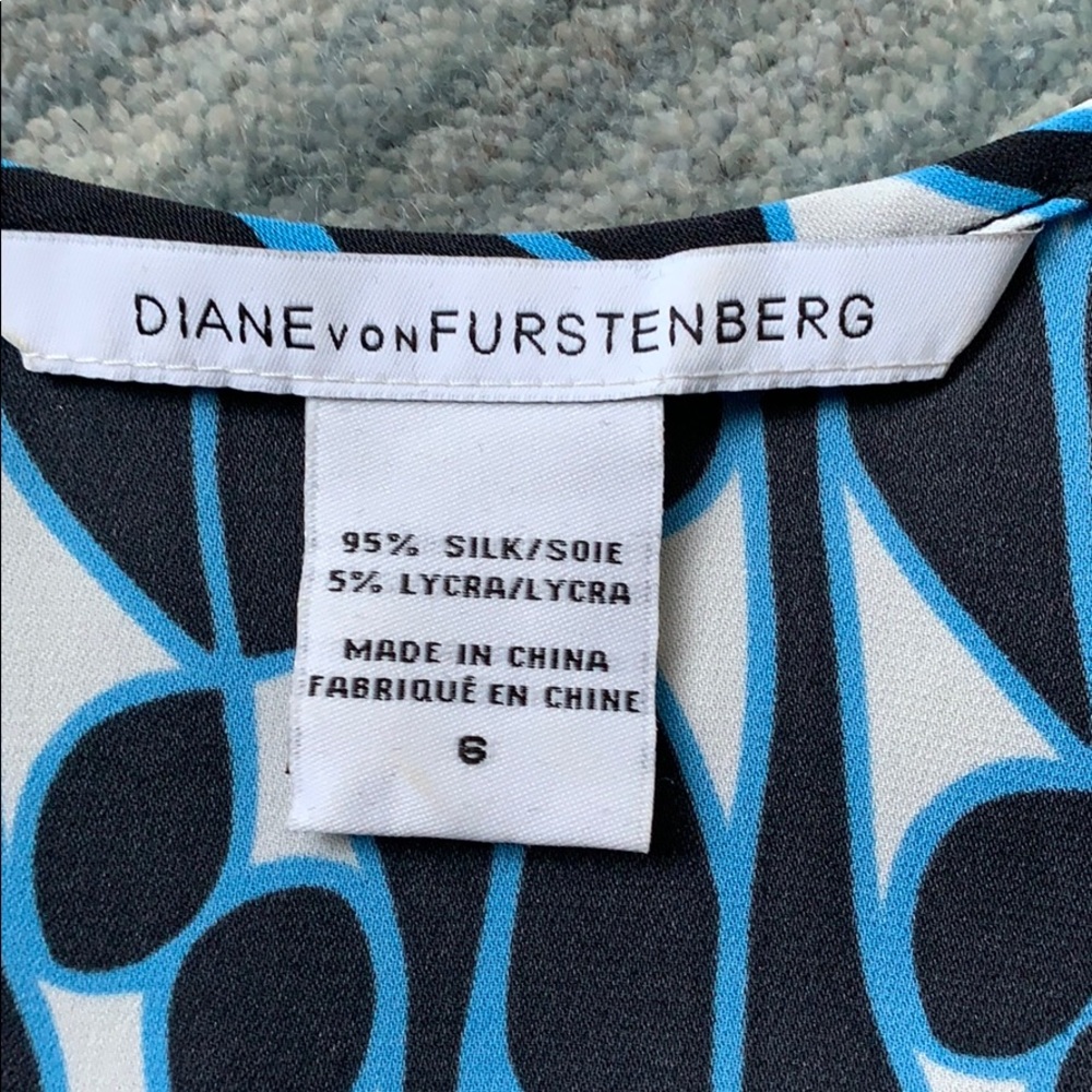 Stylish Blue Patterned Women's Top - Picture 3 of 12